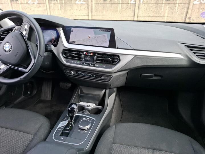 BMW 118 i Aut. Design LC-Pro LED CarPlay Navi Camera KeylessStart Klima PDC ... #6