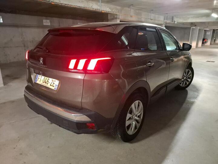 Peugeot 3008 1.5 BlueHDi Aut. I-Cocpit CarPlay Navi Klima PDC ... #4