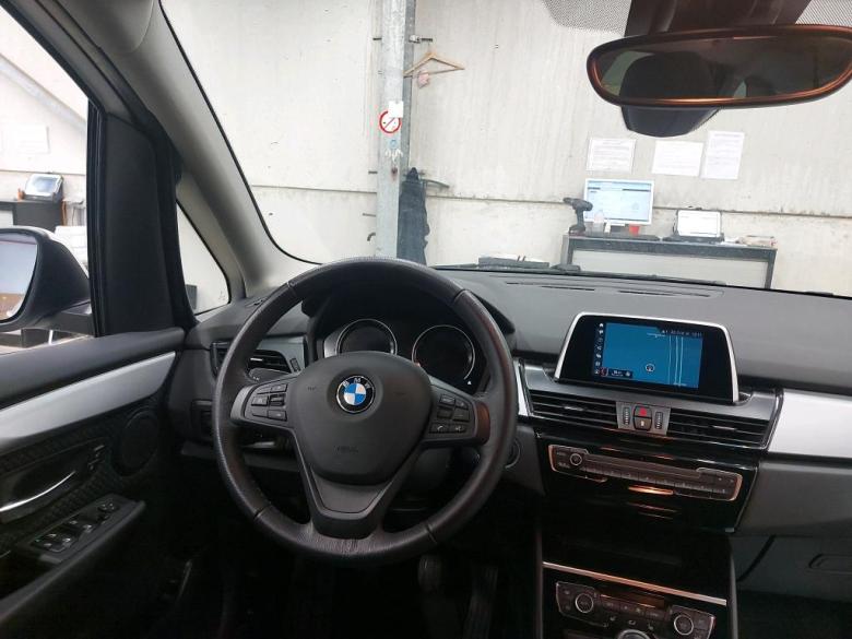 BMW 216 d Gran Tourer LED Navi Camera Klima PDC ... #3