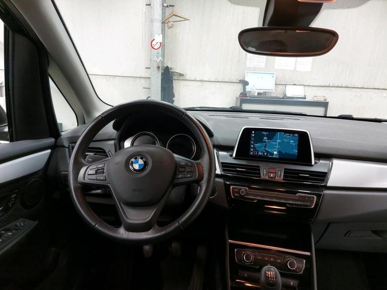 BMW 216 d Active Tourer Navi Klima PDC ... #3