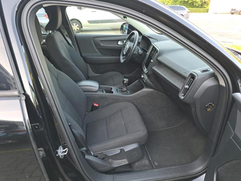 Volvo XC40 T2 Momentum Virtual LED Navi Klima PDC ... #6