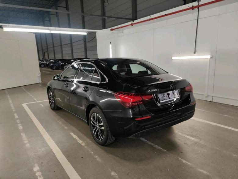 Mercedes A 250 e Facelift Aut. LED Navi CarPlay 1/2 Sport-Leather Klima PDC ... #4