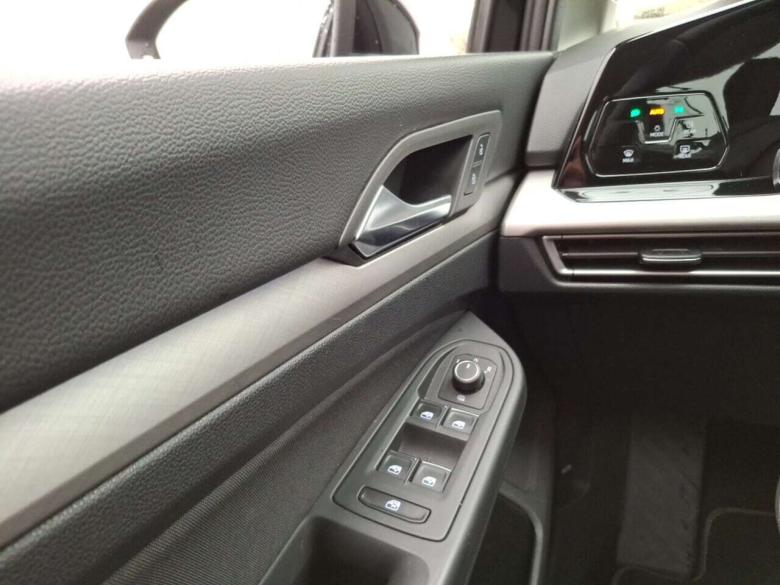 Volkswagen Golf 2.0 TDI LED Virtual CarPlay Navi Camera Klima PDC ... #6