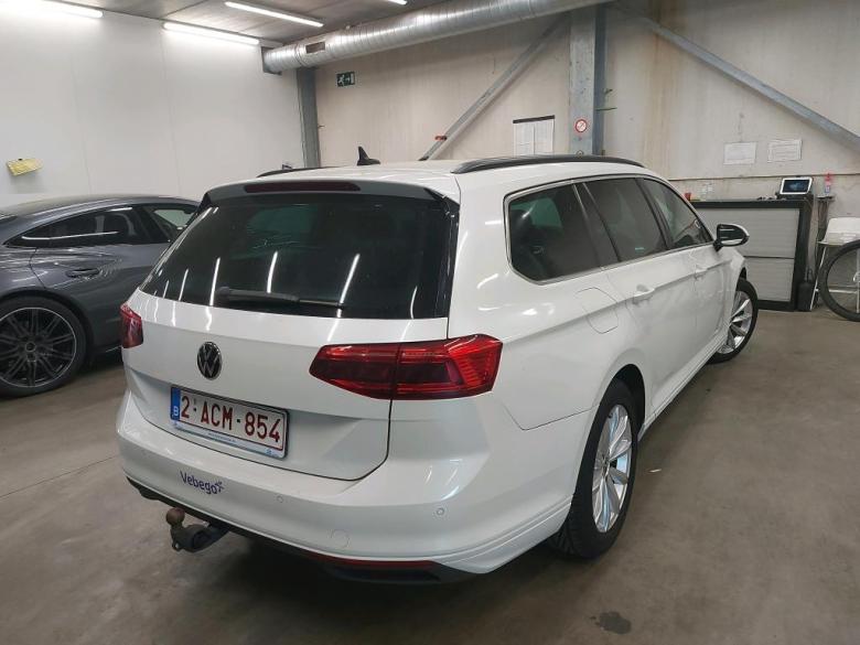 Volkswagen Passat 2.0 TDI Style Pano Aut. Virtual Matrix Sport-Seats Ambient Klima PDC ... #2
