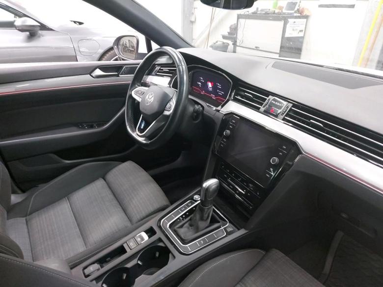 Volkswagen Passat 2.0 TDI Style Pano Aut. Virtual Matrix Sport-Seats Ambient Klima PDC ... #5