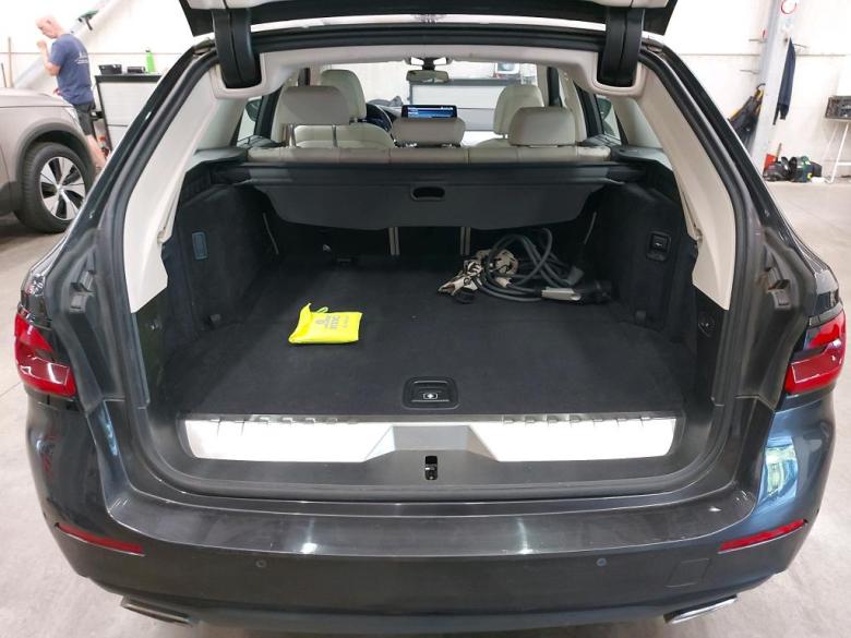 BMW 520 e Pano Aut. LED-Xenon Ambient CarPlay Navi Leather Camera Klima PDC ... #6